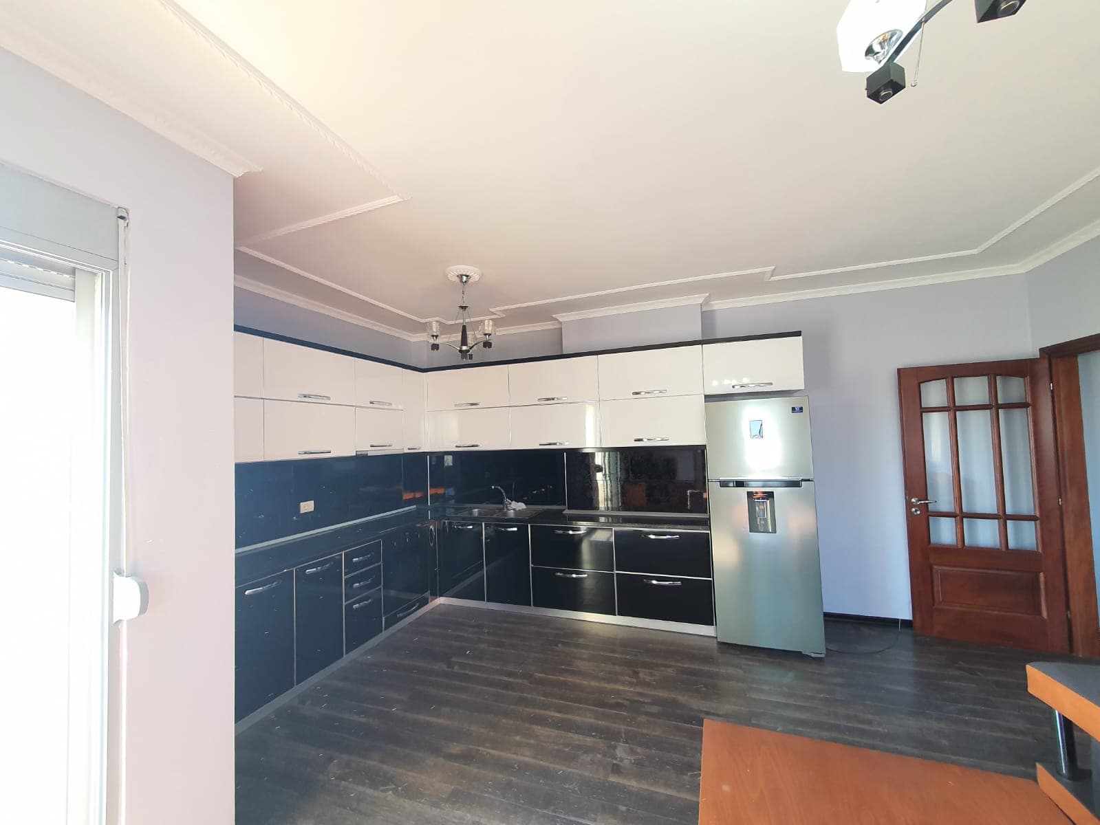 JEPET ME QERA APARTAMENT 2+1 PRANE,FUSHES SE RERES,LAGJA 18,DURRES 3