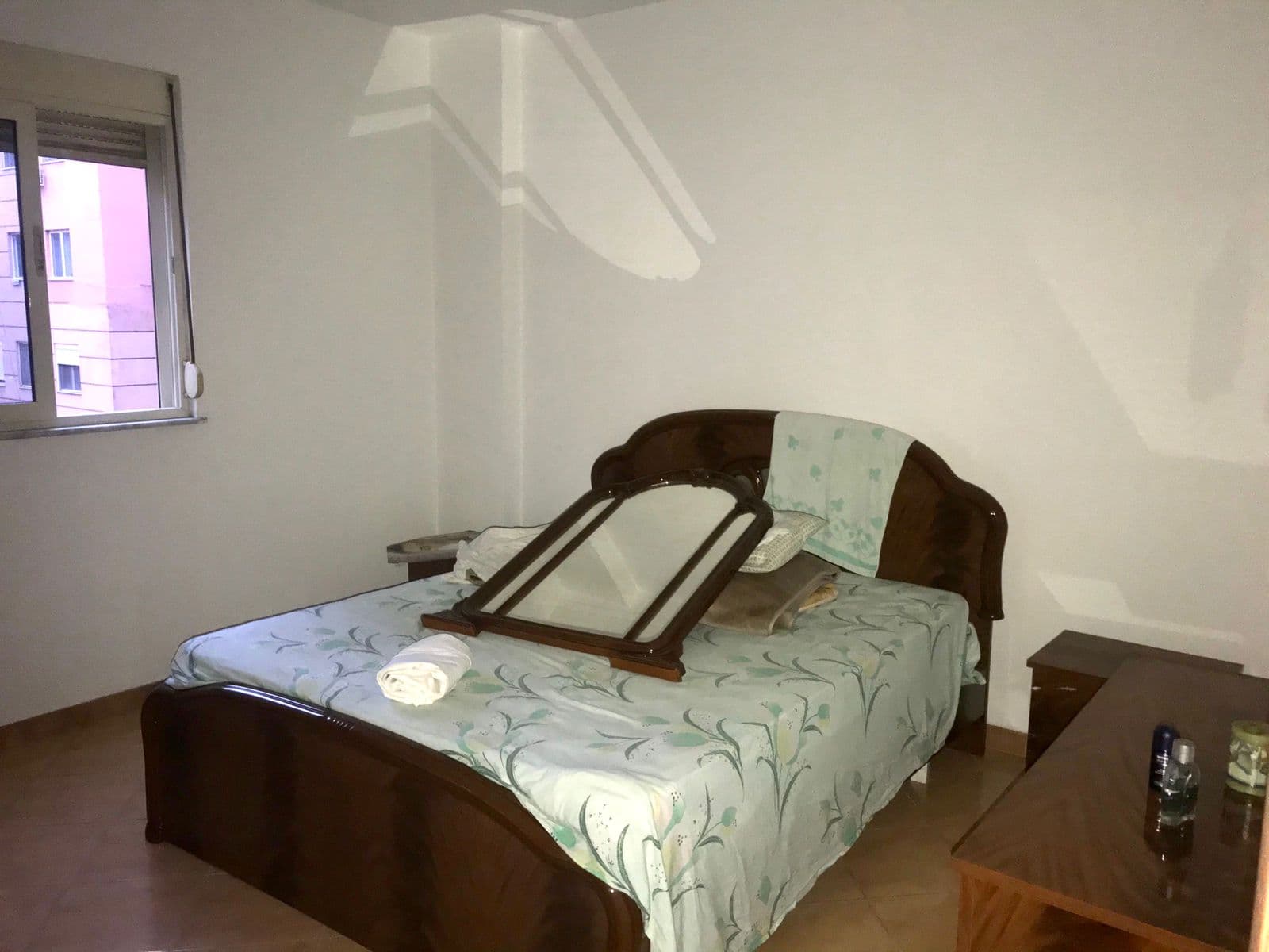 SHITET APARTAMENT 1+1 PRANE UJESJELLESIT, DURRES. 3