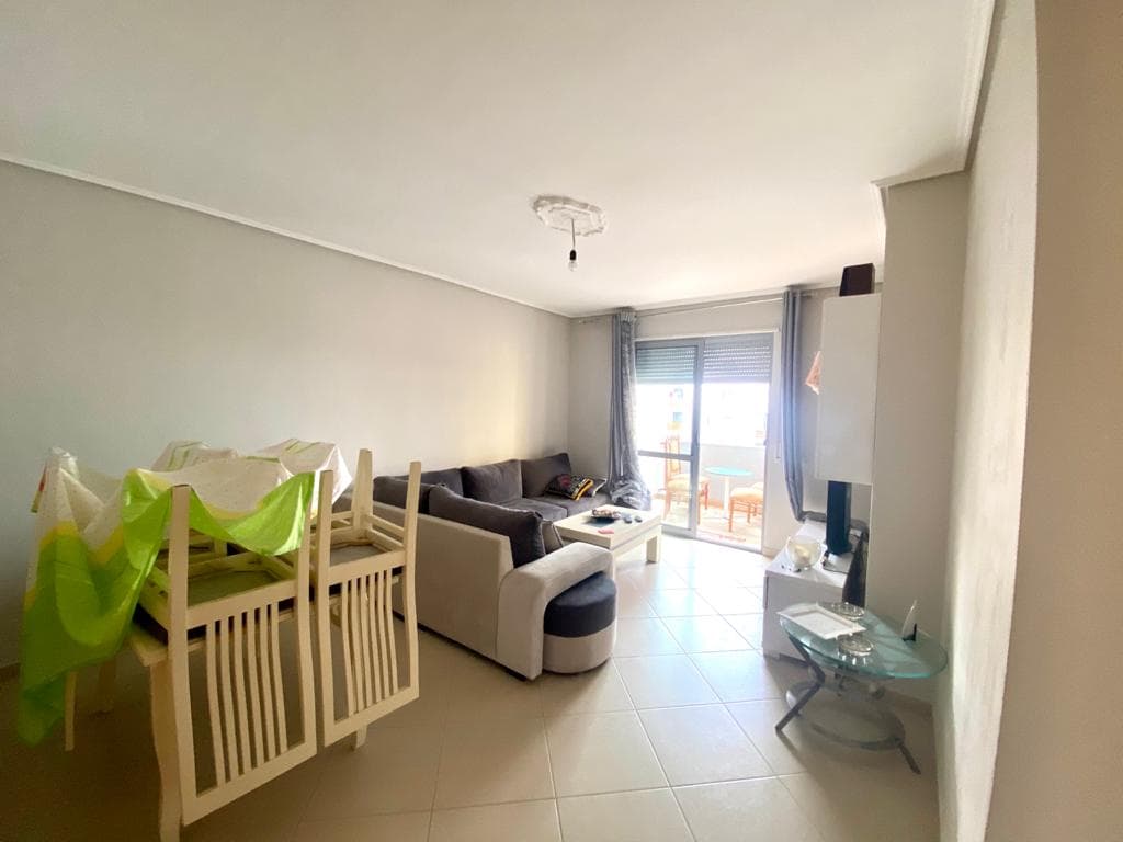 SHITET APARTAMENT 2+1+ GARAZH PRANE SHKOLLES BAJRAM CURRI, PLAZH, DURRES. 2