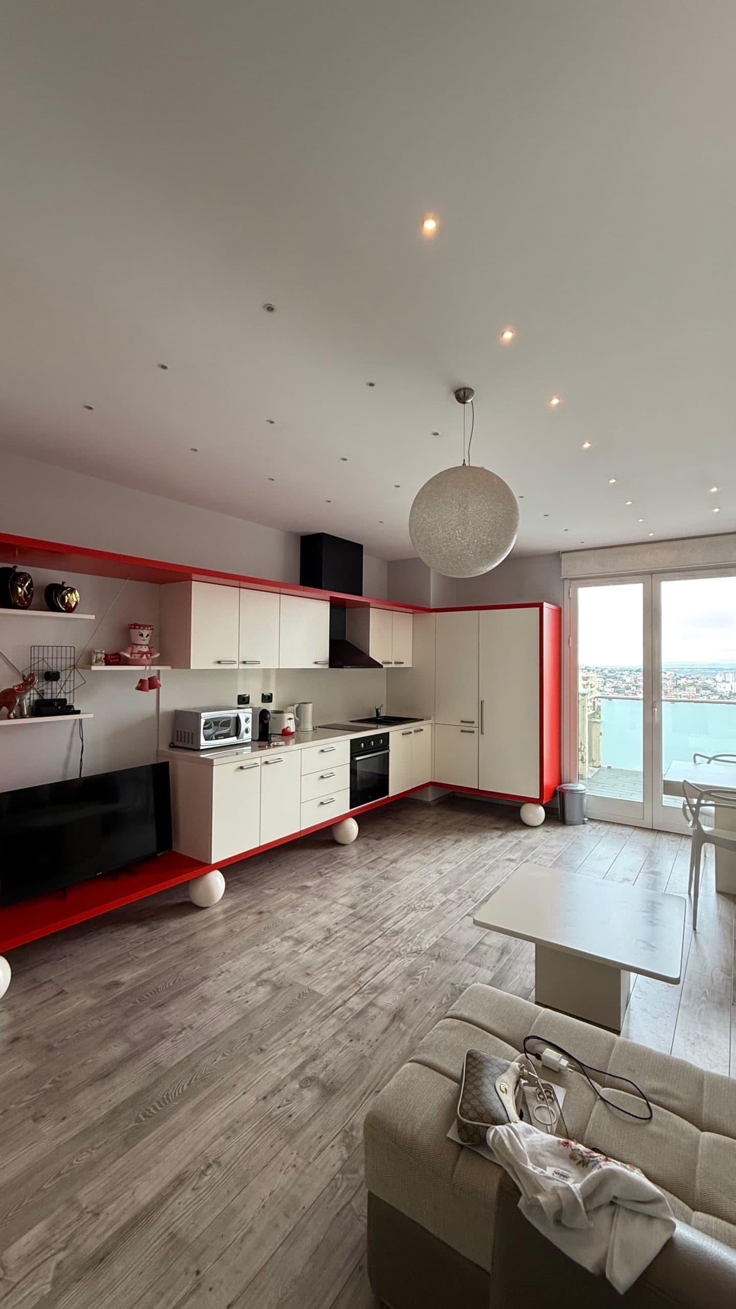 JEPET ME QERA APARTAMENT 2+1 TEK VILA ZOGUT 2