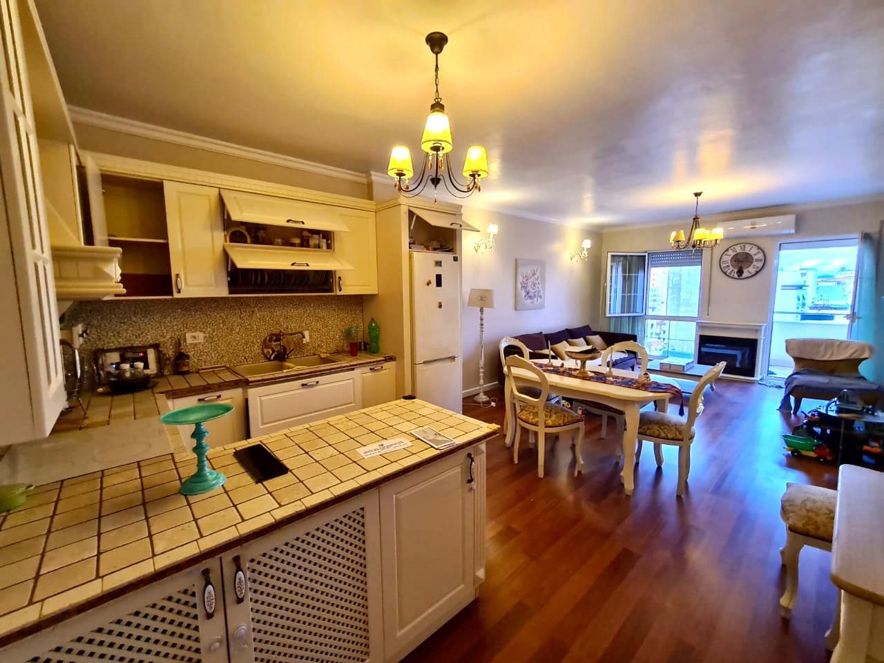 SHITET APARTAMENT 2+1 PRANE ISH RAJONIT, DURRES. 2