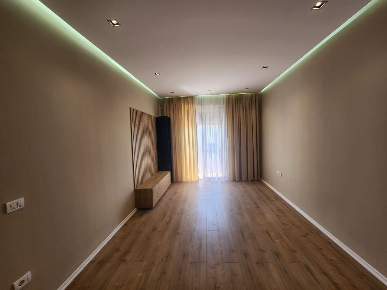 SHITET APARTAMENT 1+1 PRANE RROTES KUQE ,DURRES. 4