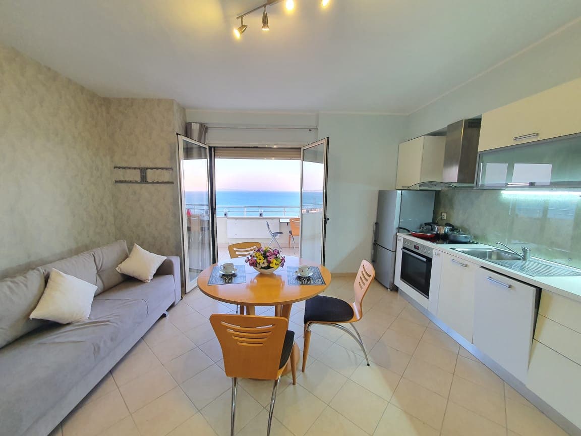 JEPET ME QERA APARTAMENT 2+1 ME PAMJE DETI VOLLGA, DURRES. 2