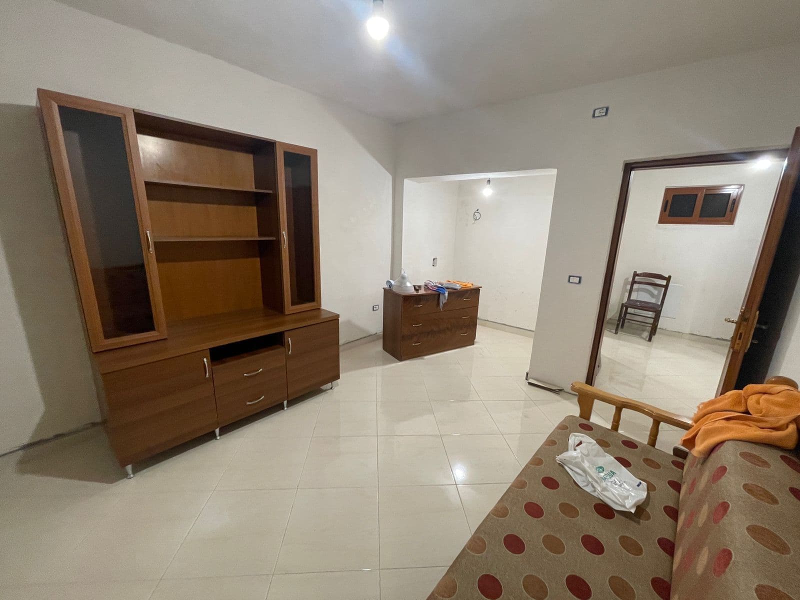 SHITET APARTAMENT 1+1 PRANE KAZAZIT, DURRES.