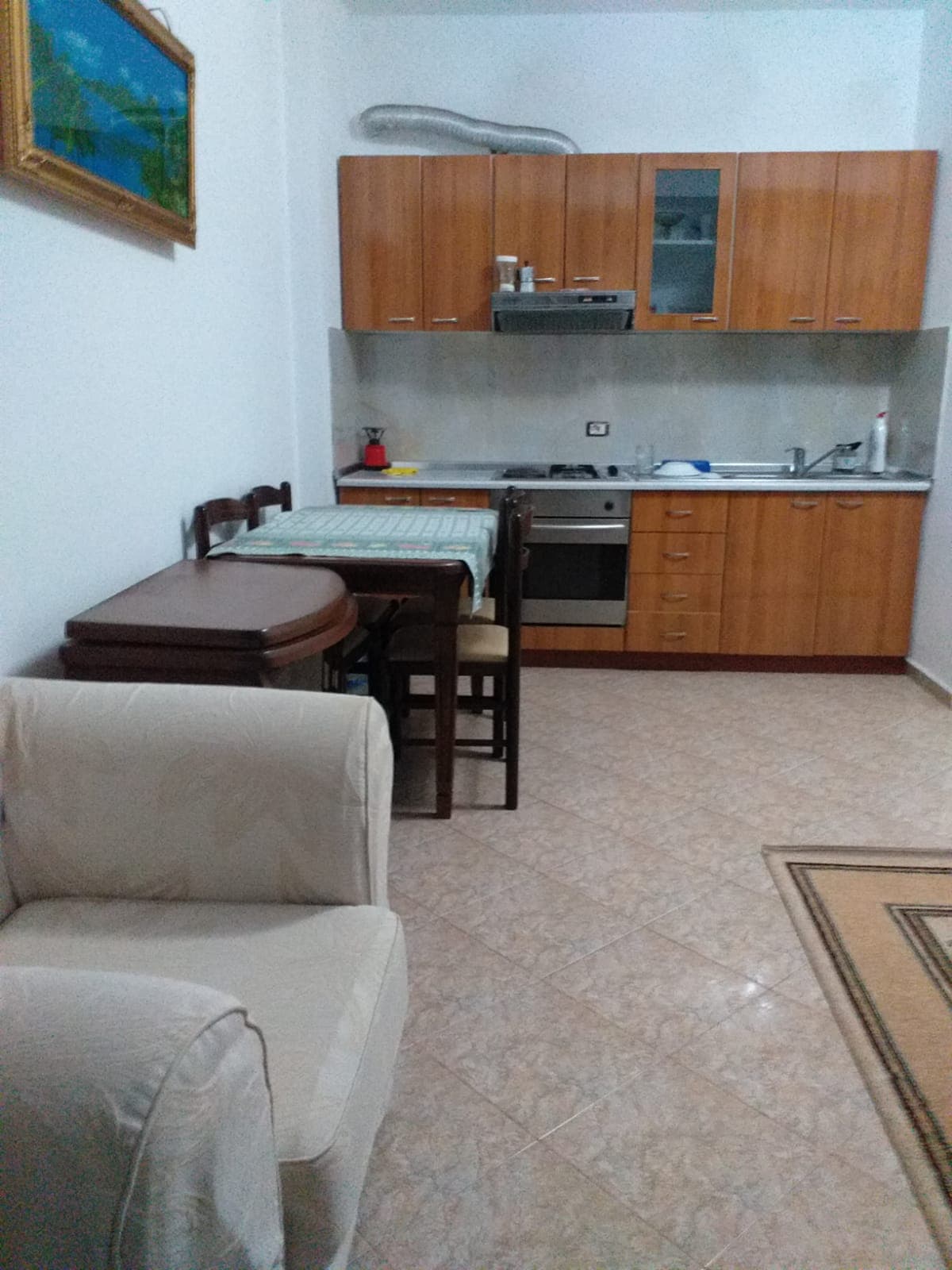 SHITET APARTAMENT 1+1 PRANE ISH RAJONIT,LAGJA 5,DURRES.