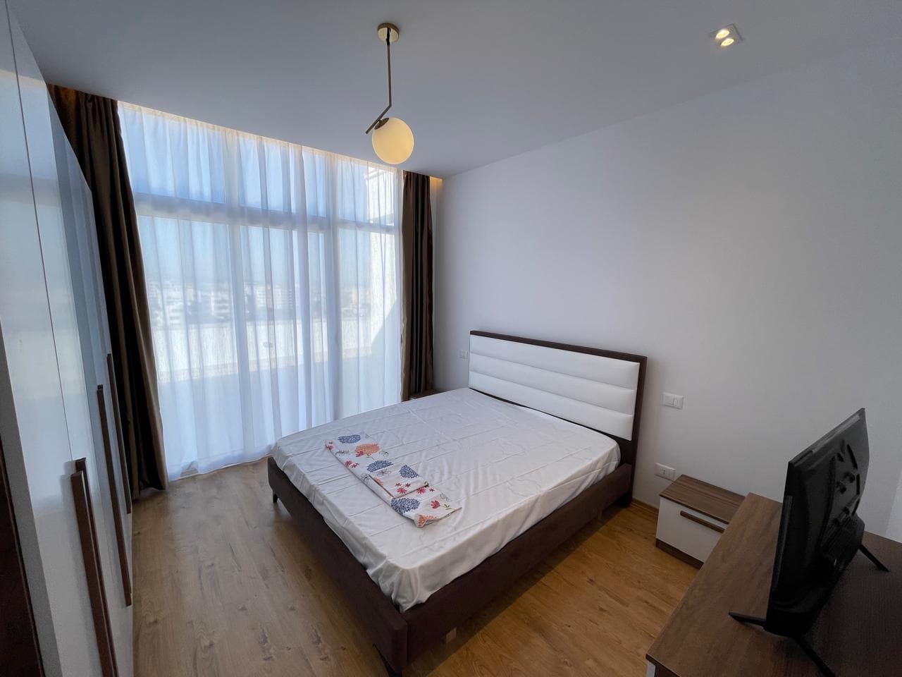 JEPET APARTAMENT ME QERA 1+1 MBRAPA SHKOLLES BAJRAM CURRI , PLAZH DURRES 3
