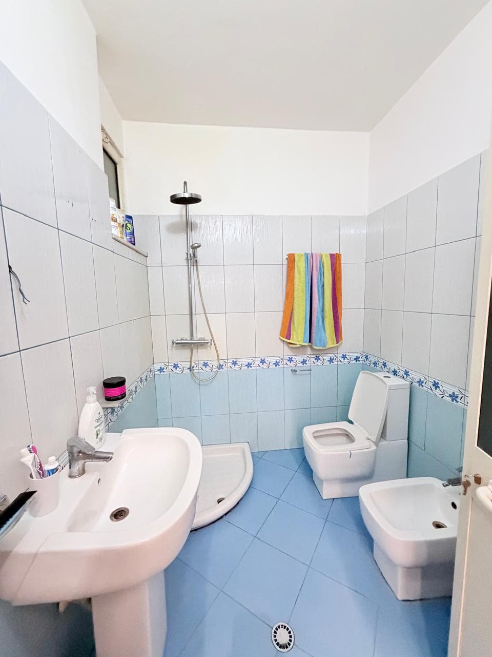 JEPET ME QERA APARTAMENT 2+1 PRANE POSTES, DURRES 2