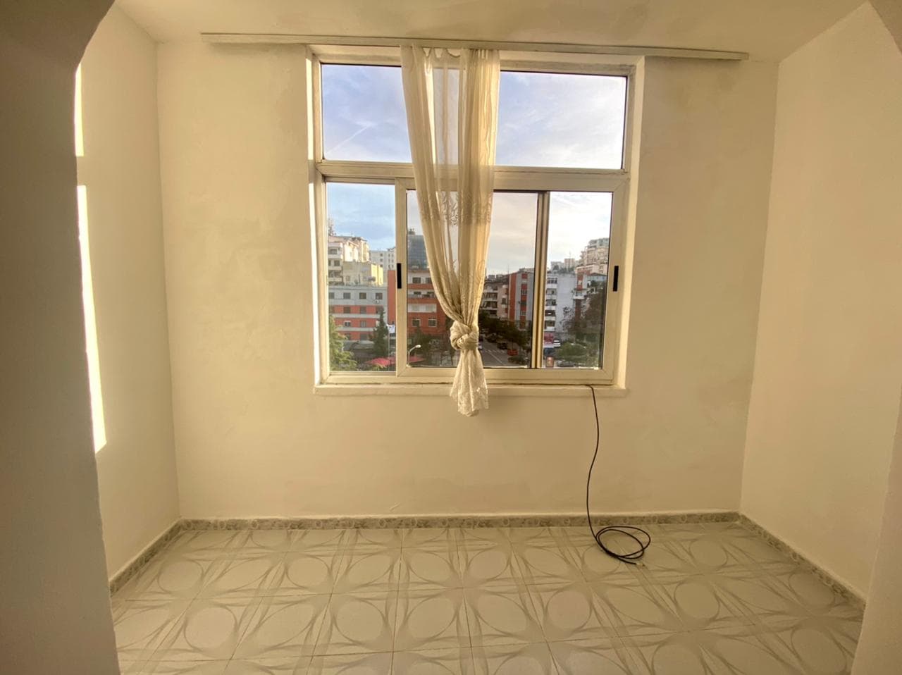 SHITET APARTAMENT 2+1 RRUGA E DESHMOREVE ,DURRES. 2