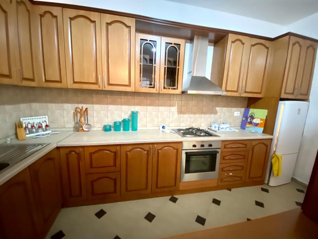 SHITET APARTAMENT 2+1 PRANE SHKOLLES 2 GJELAT, DURRES. 3