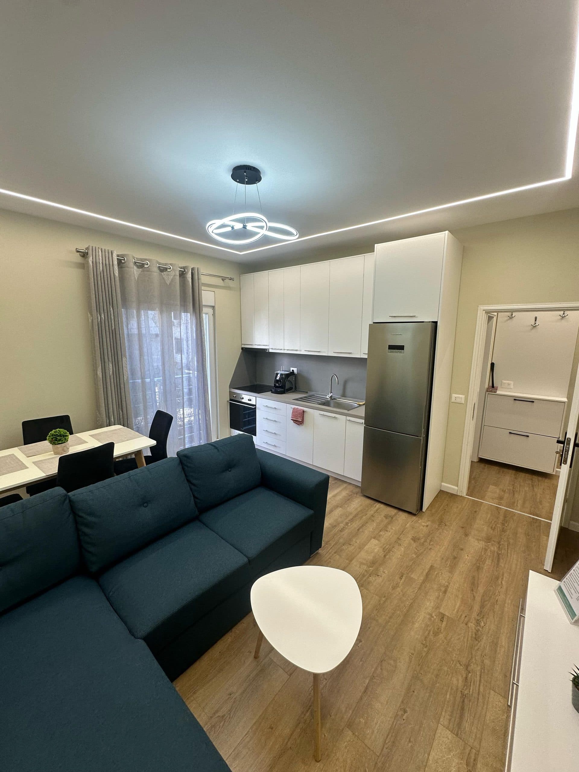 JEPET ME QERA APARTAMENT 2+1+GARAZH, PLAZH, DURRES.