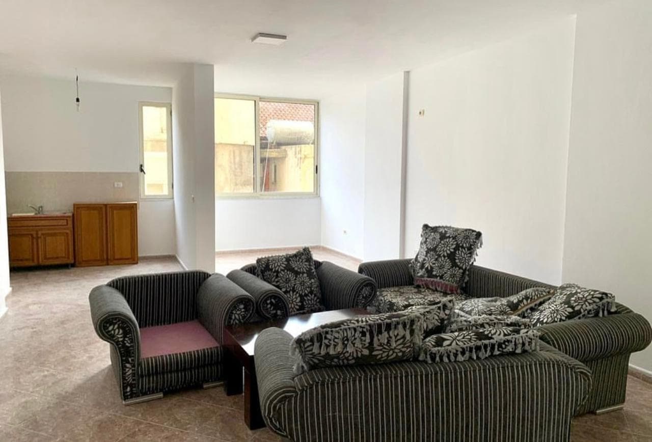 JEPET ME QERA APARTAMENT 2+1, TE AMBULANCA QENDRORE, DURRES. ( ambient i pershtatshem dhe per zyra )