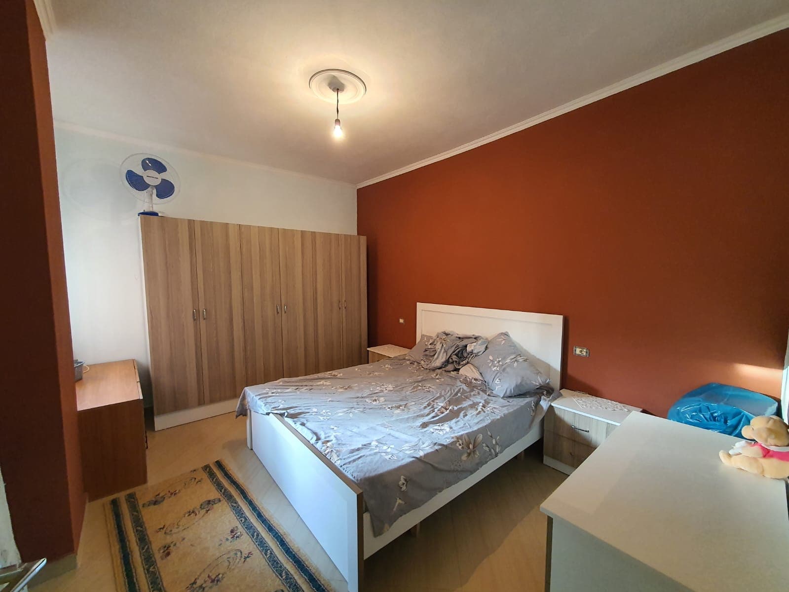 JEPET ME QERA APARTAMENT 2+1 PRANE URES SE DAJLANIT PLAZH,DURRES. 3