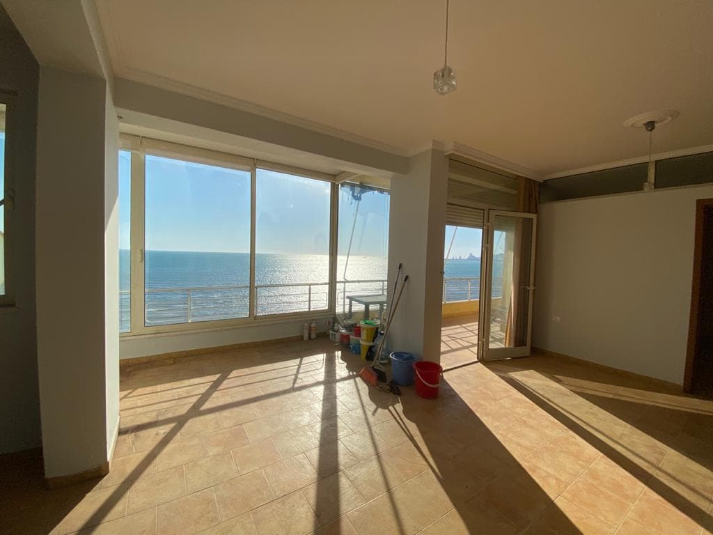 SHITET APARTAMENT 2+1 PERBALLE DETIT RRUGA PAVARESIA, PRANE HOTEL ADRIATIK, DURRES. 2