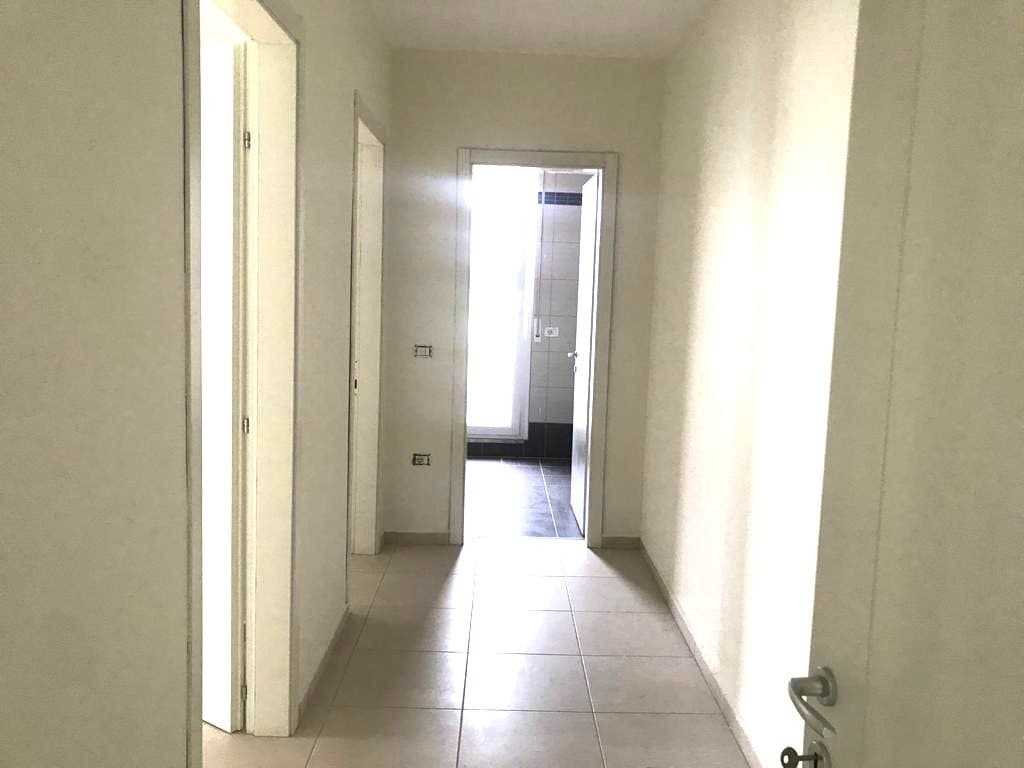 SHITET APARTAMENT 2+1 PRANE RESTORANT MAJESTIC GOLEM, DURRES. 4