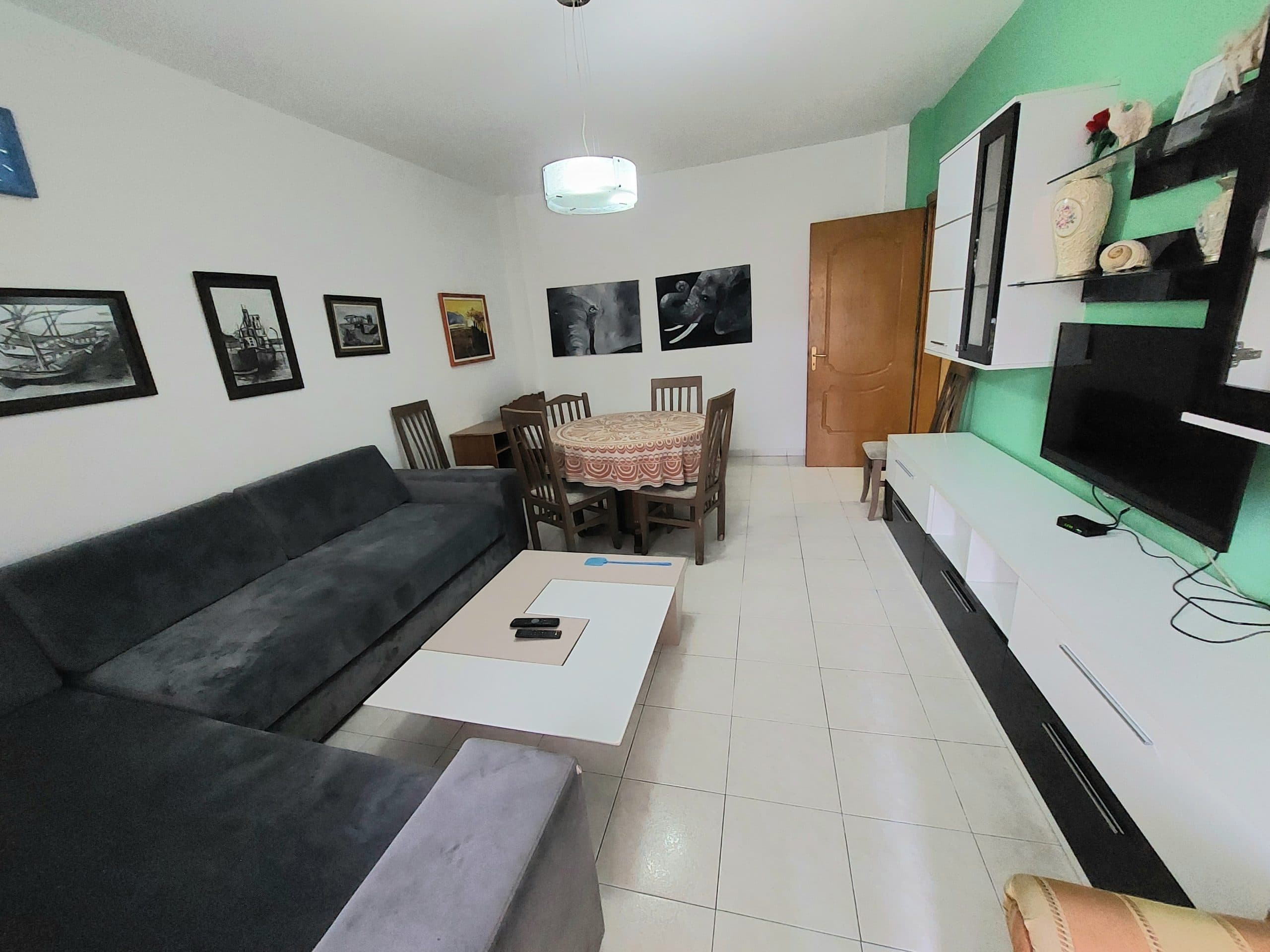 JEPET ME QERA APARTAMENT 1+1 , PRANE INTESA SANPAOLO, PLAZH, DURRES.