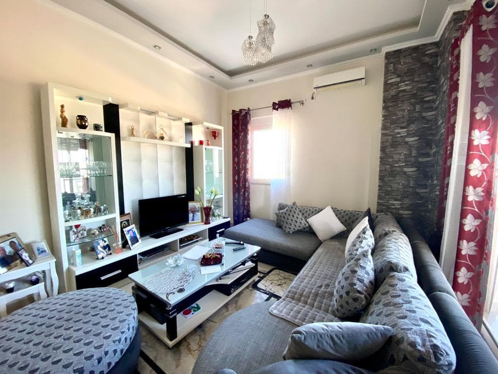 SHITET APARTAMENT 2+1+2 TEK STACIONI I TRENIT, DURRES. 2