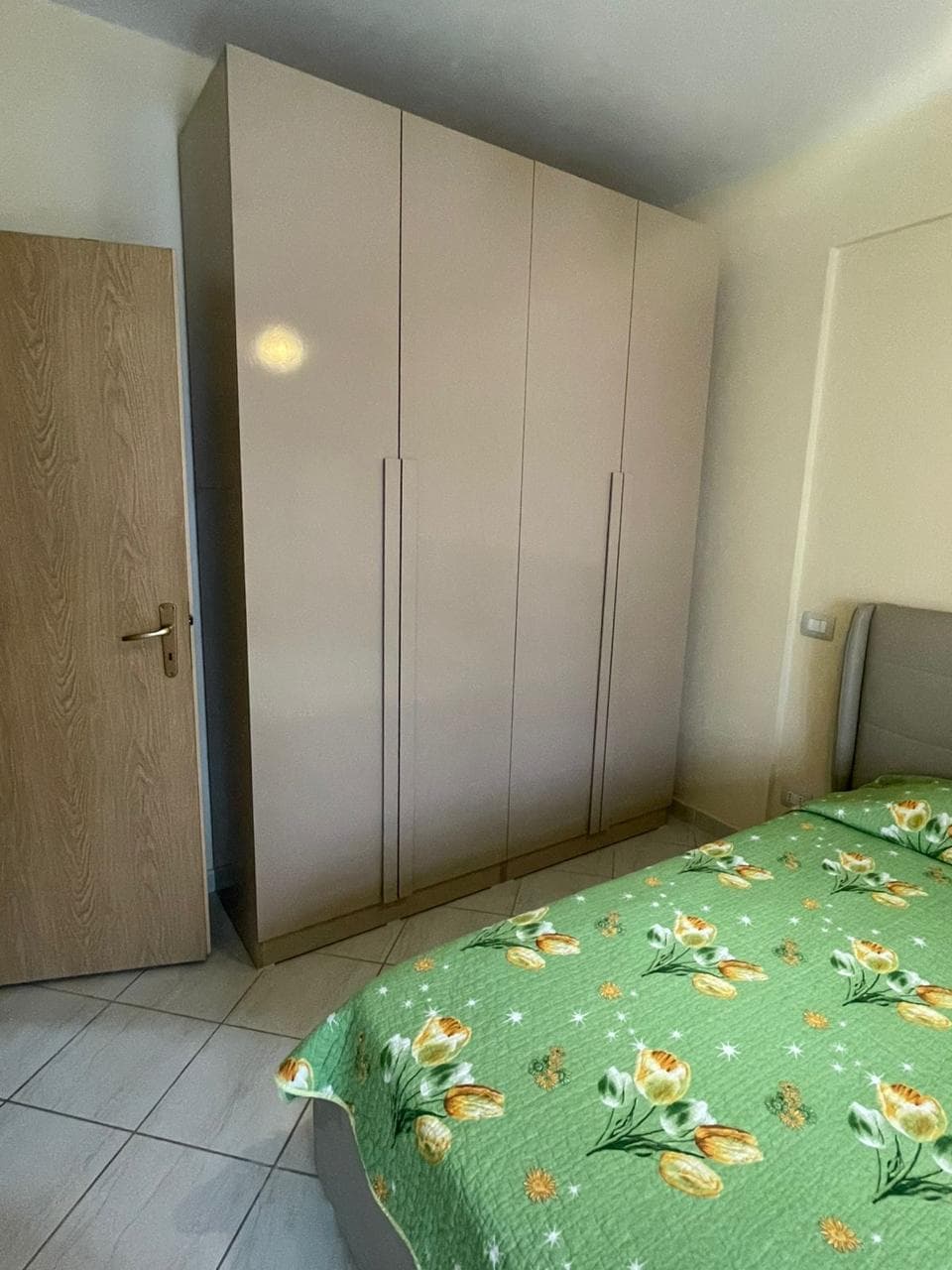 JEPET ME QERA GARSONIERE VOLLGA, DURRES 2