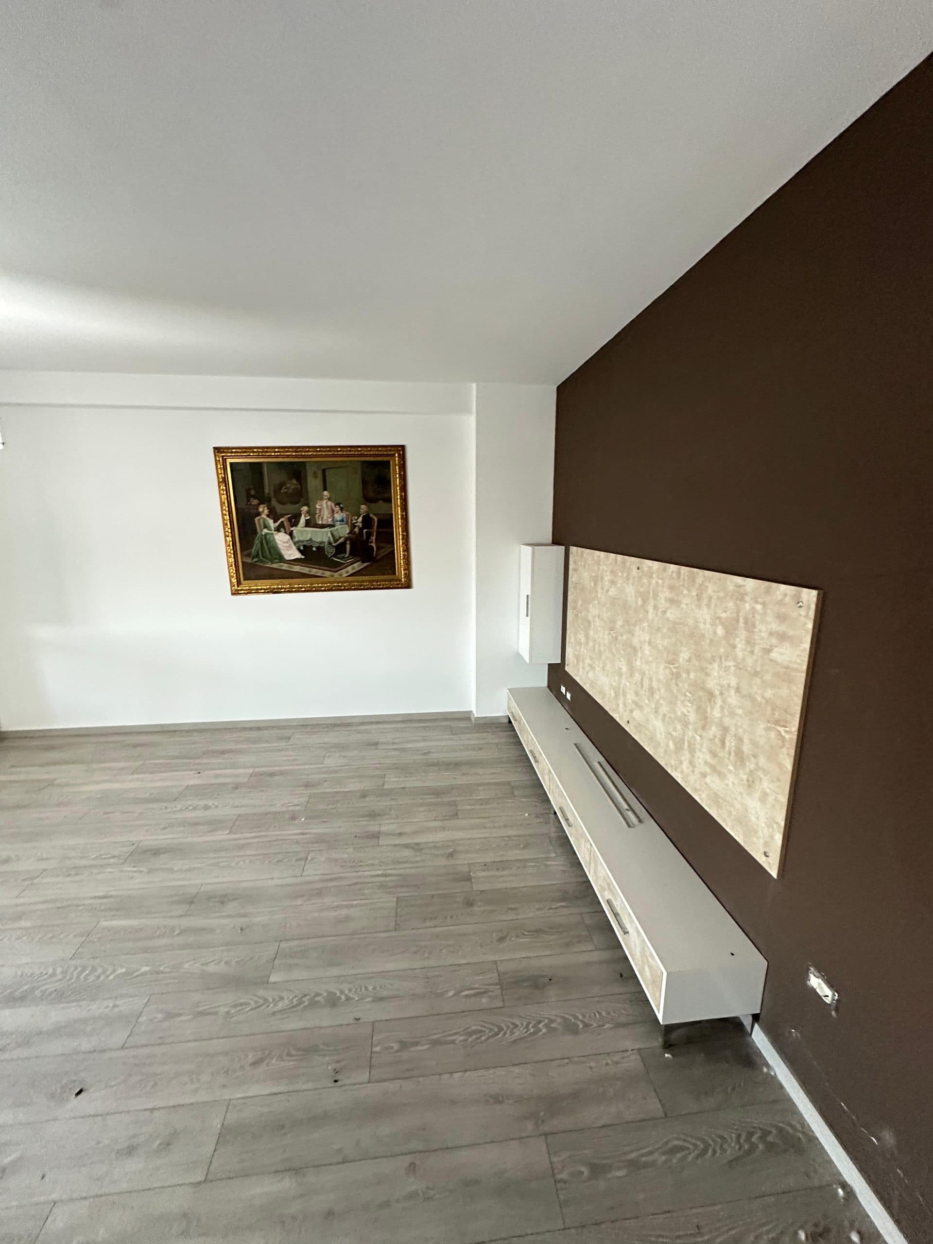 SHITET APARTAMENT 1+1, UJESJELLSI, DURRES. 2