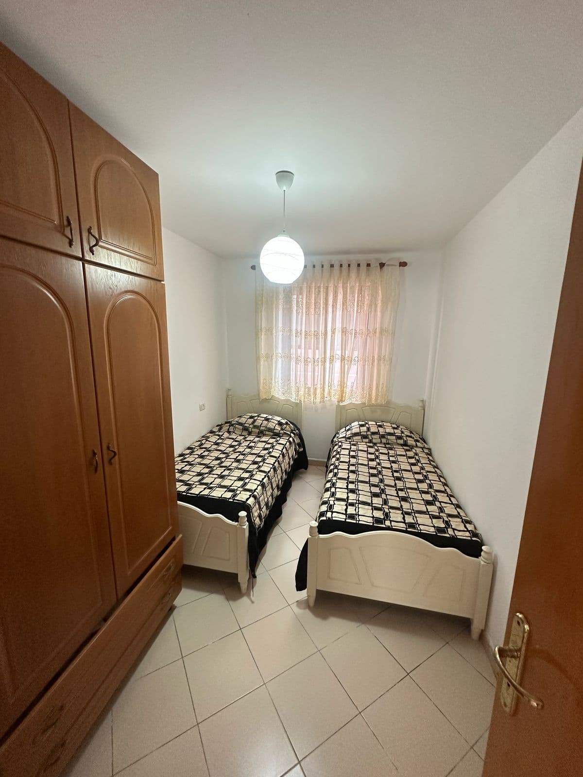JEPET ME QERA APARTAMENTI 2+1 LAGJIA RE , DURRES. 4