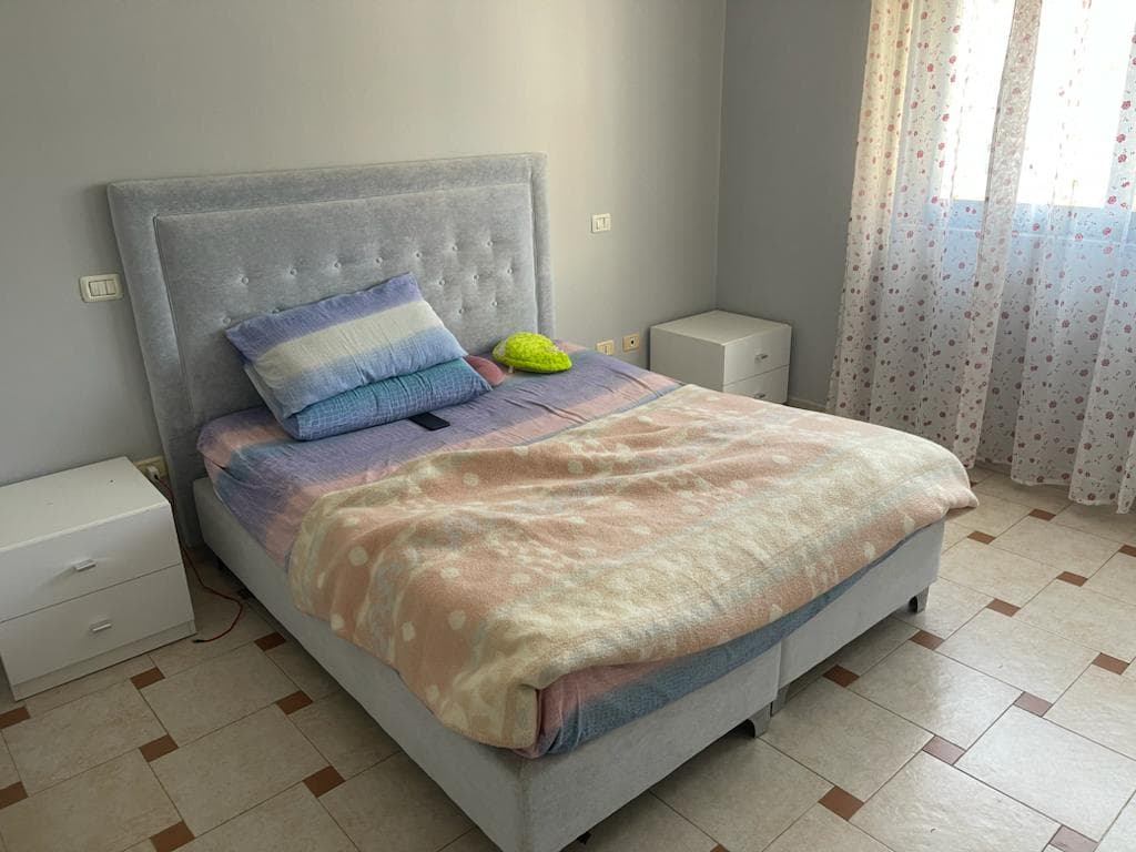 JEPET ME QERA APARTAMENT 1+1,PRANE HOTEL ROYAL,PLAZH,DURRES. 3