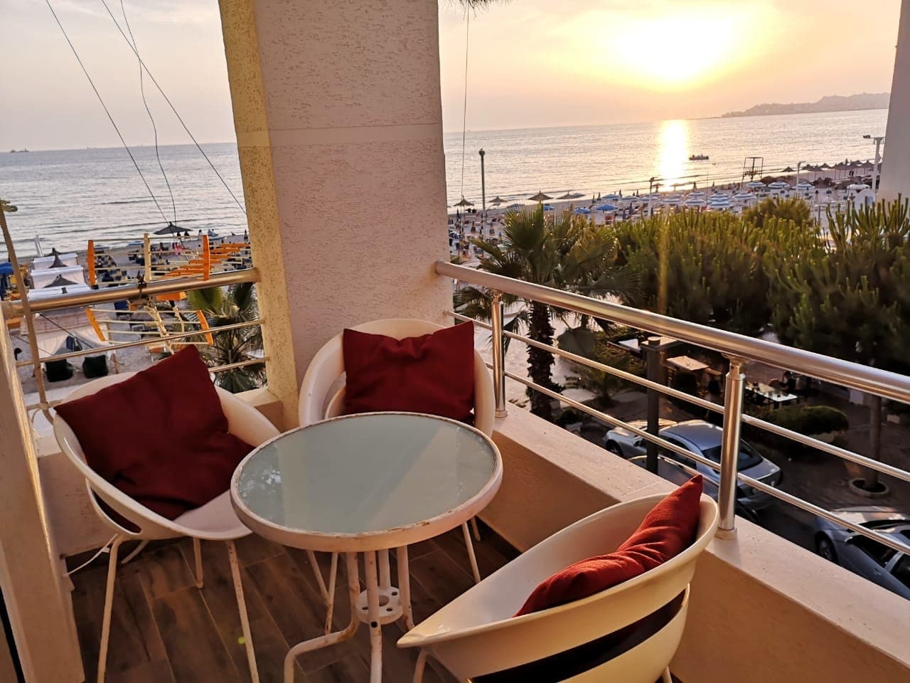 JEPET ME QERA DITORE APARTAMENT 1+1 PRANE SHKEMBIT TE KAVAJES,GOLEM,DURRES.