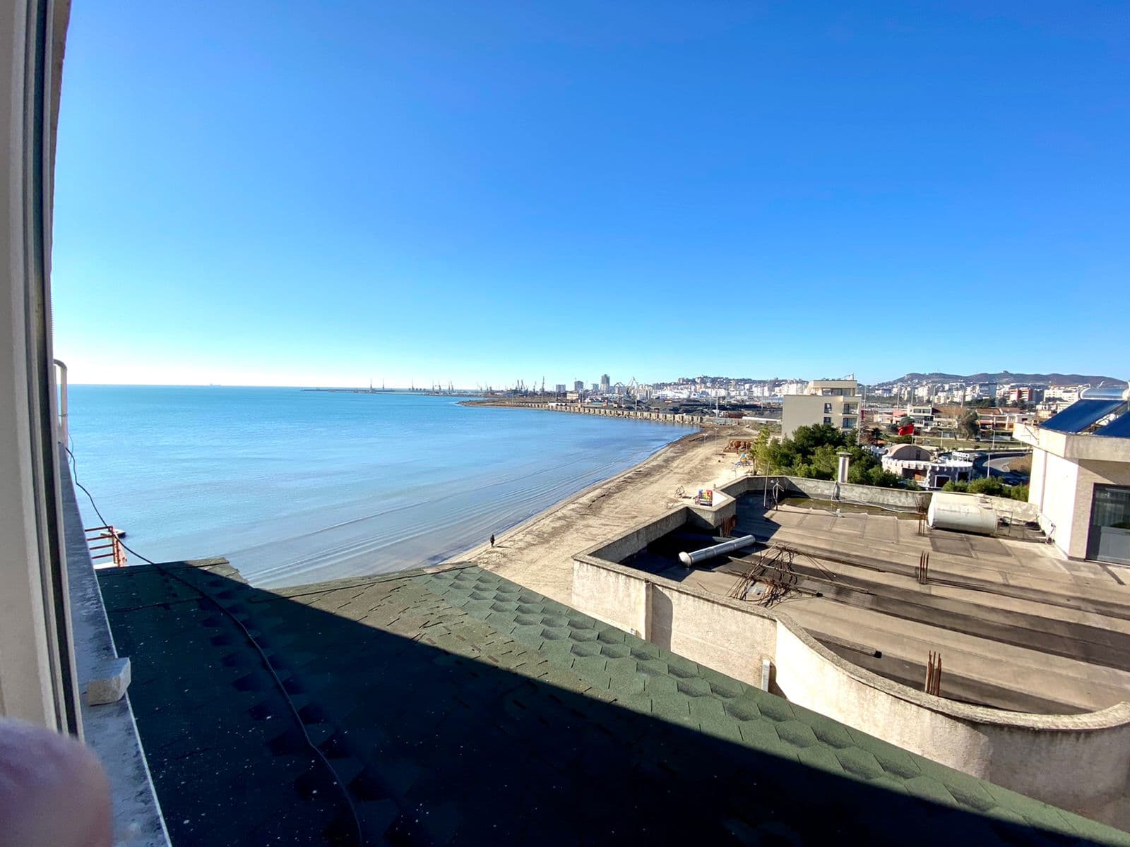 SHITET APARTAMENT 1+1 PRANE URES SE DAJLANIT PLAZH, DURRES.