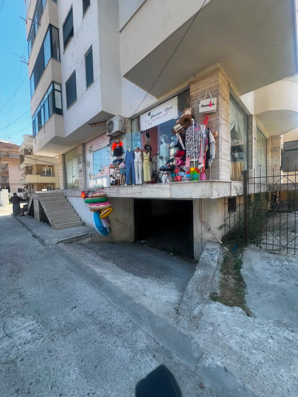 JEPET ME QERA GARAZH PRANE HOTEL LUBJANA,PLAZH, DURRES 3
