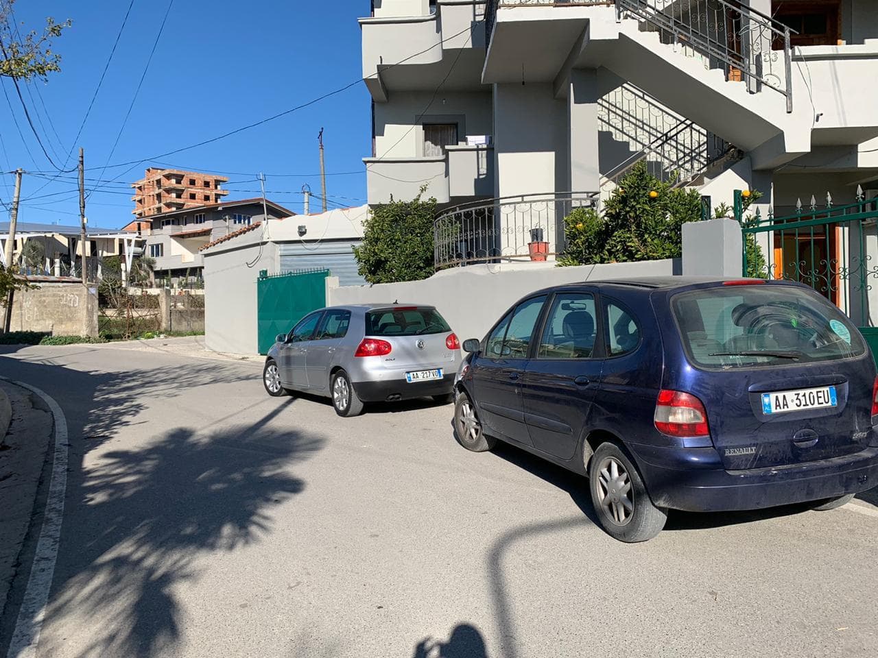 SHITET VILE 4 KATESHE NE PLEPA, RRUGA PER TEK VILA PASCUCCI. ( shitet e gjitha ose me kate te ndara) 4