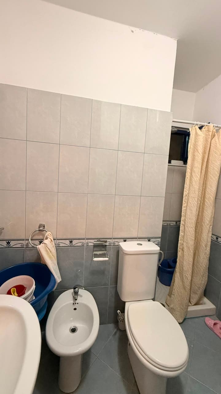 SHITET GARSONIERE PRANE HOTEL MIAMI 2, GOLEM 2