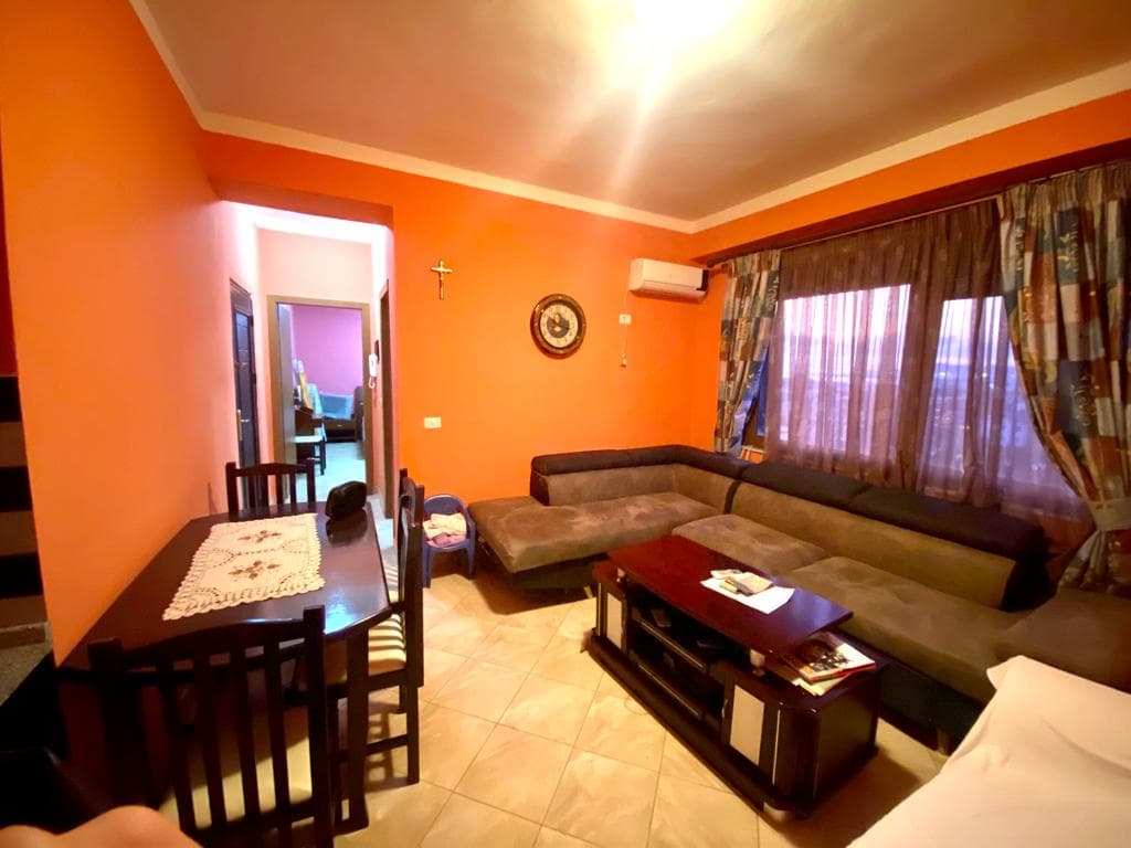 SHITET APARTAMENT 1+1 PRANE HOTEL EMPIRE, PLAZH, DURRES. 2