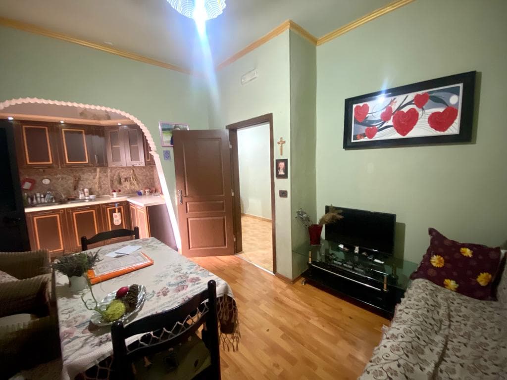 OKAZION. SHITET APARTAMENT 1+1 PRANE SPITALIT, DURRES.
