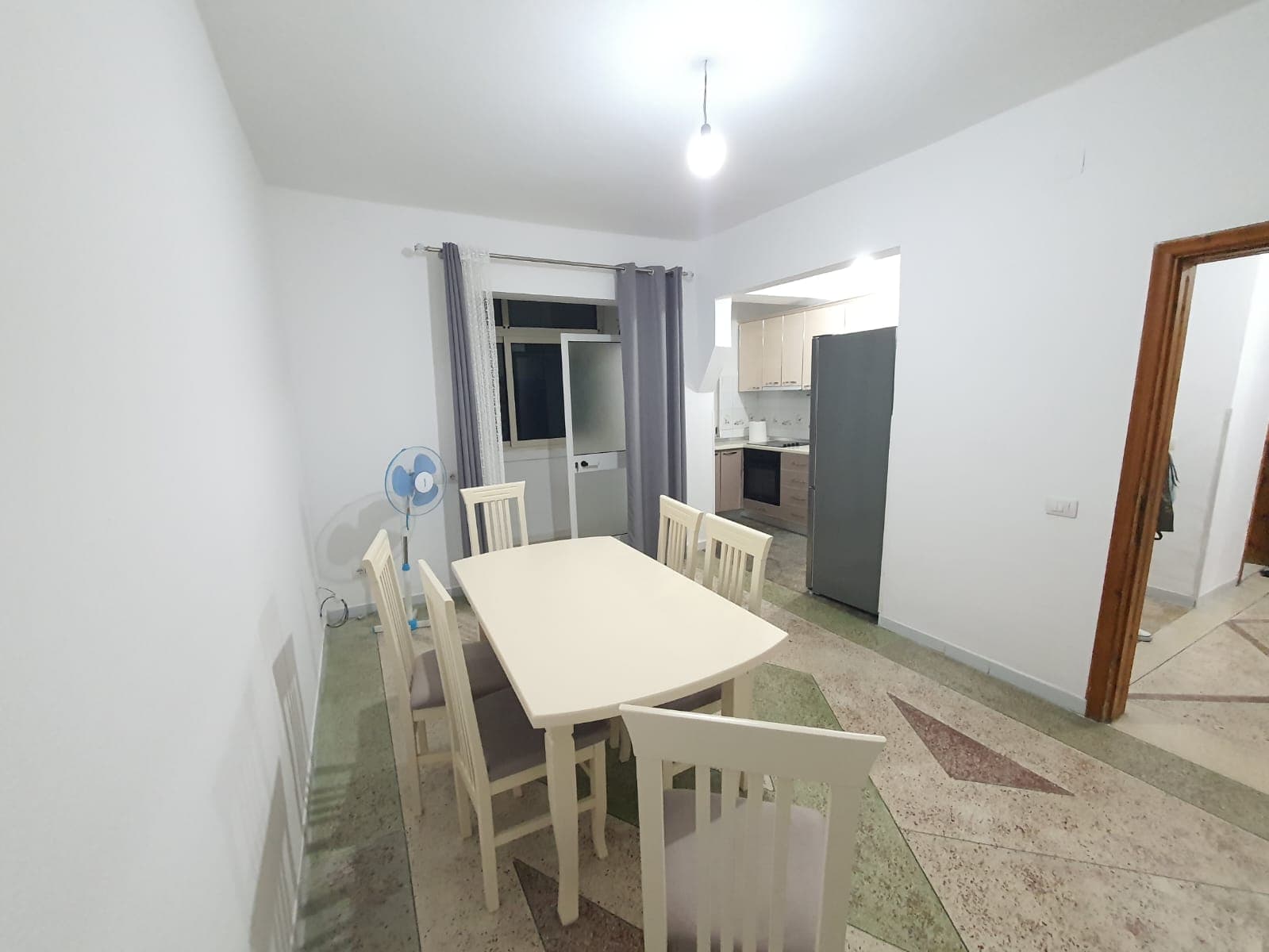 SHITET APARTAMENT 2+1 PRANE PALLATIT TE SPORTIT,DURRES.