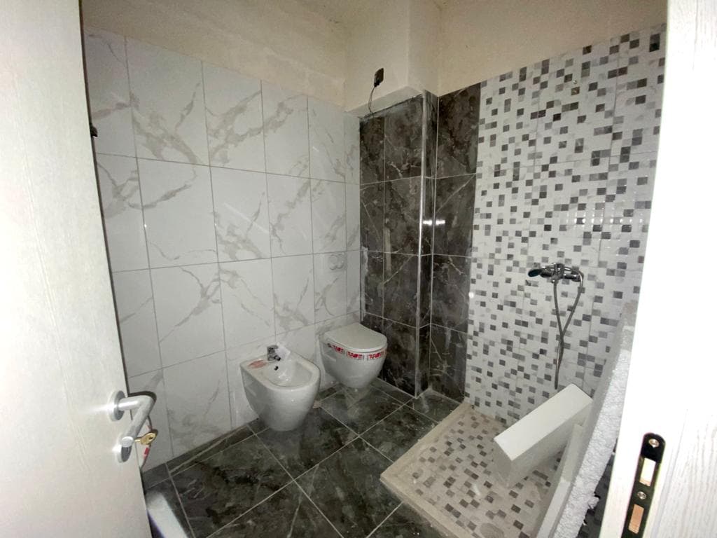 SHITET APARTAMENT 1+1 RRUGA ADRIA, QENDER, DURRES. 4