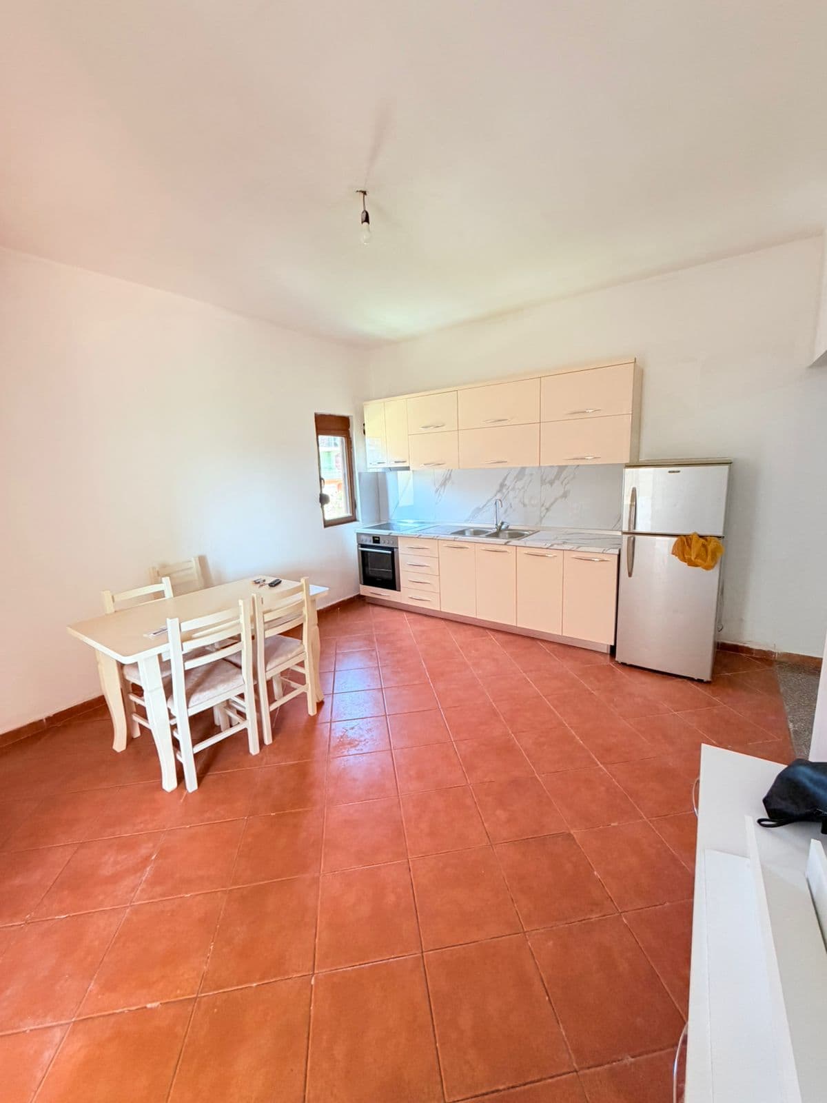 JEPET ME QERA APARTAMENT 2+1 PRANE GALAKTIKUT, DURRES