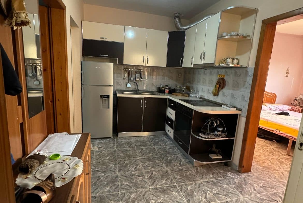SHITET APARTAMENT 2+1 , LAGJA 18, DURRES. 2
