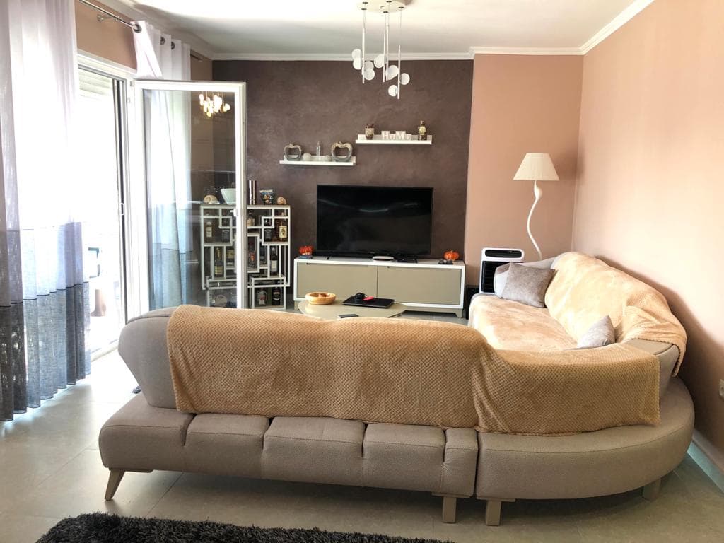 SHITET APARTAMENT 2+1 PRANE KALIT TE TROJES,PLAZH, DURRES 2