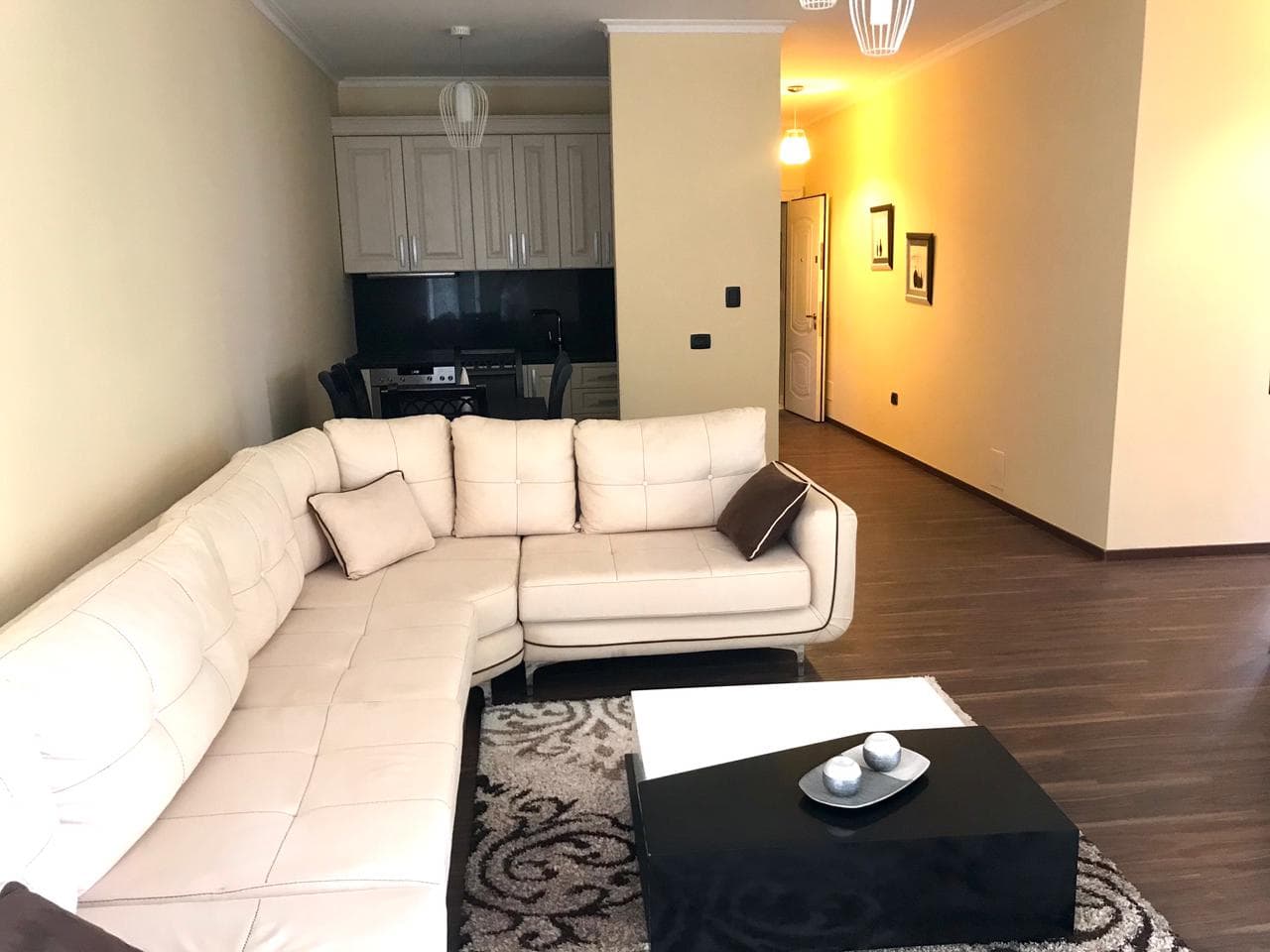SHITET APARTAMENTI 2+1 PRANE RESTORANT DELUX, PLAZH, DURRES. 2