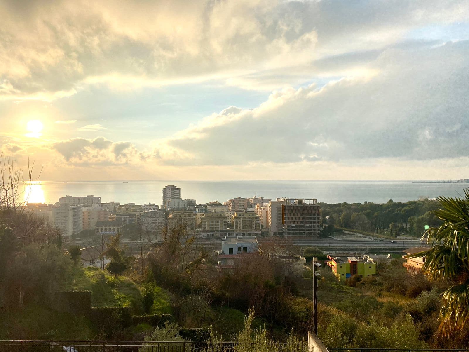 SHITET VILE 2 KATESHE ME PAMJE NGA DETI NE SHKALLNUR, DURRES.
