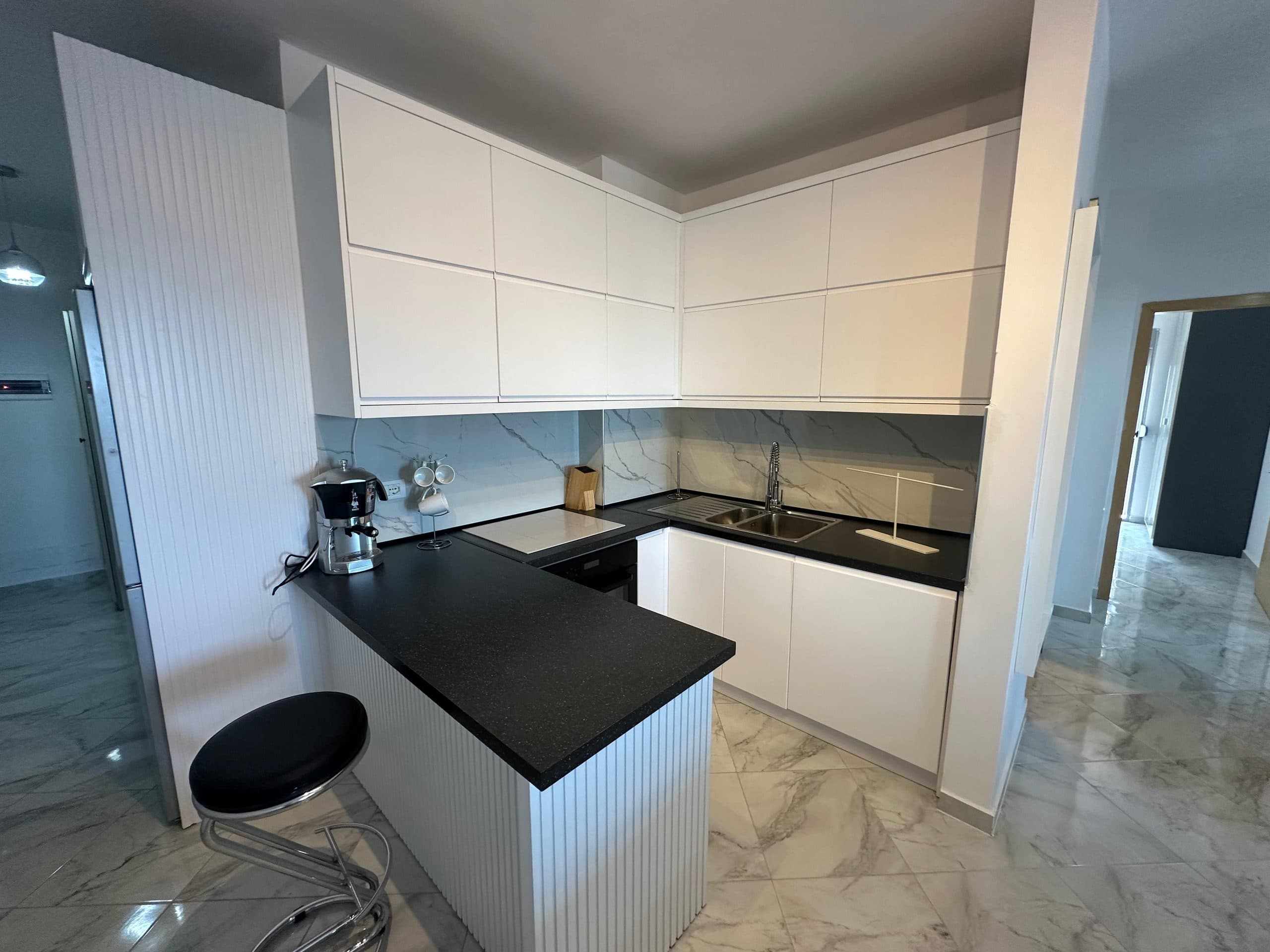 JEPET ME QERA APARTAMENT 3+1, STACIONI I TRENIT, DURRES. 4