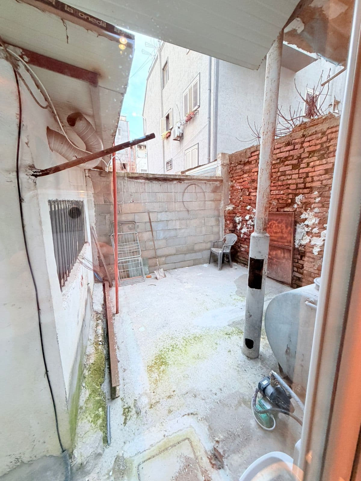 JEPET ME QERA GARSONIERE PRANVERA, DURRES 4