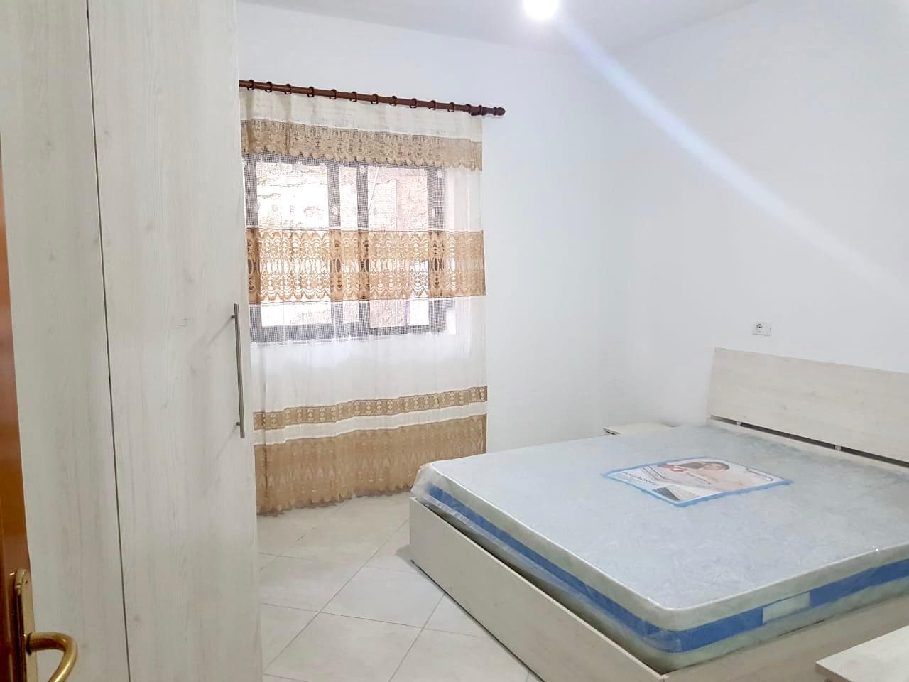 JEPET ME QERA SHTEPI PRIVATE 2+1 .RRUGA KARL TOPIA,PRANE GJYKATES,DURRES!