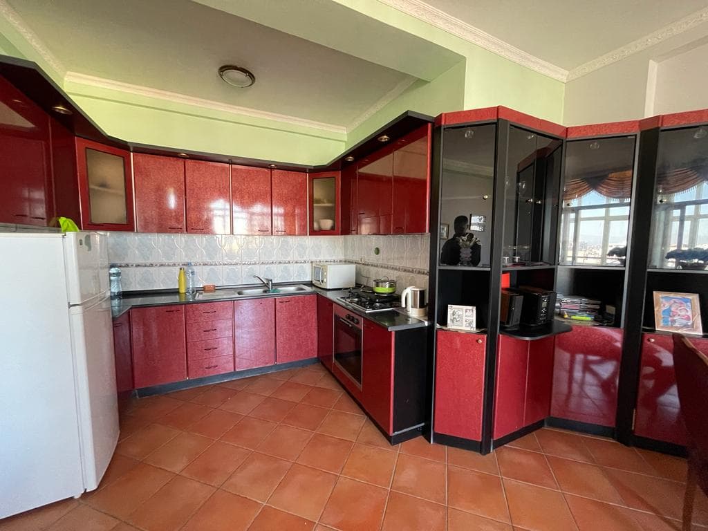 SHITET APARTAMENT 2+1 PRANE POLIKLINIKES,DURRES. 2