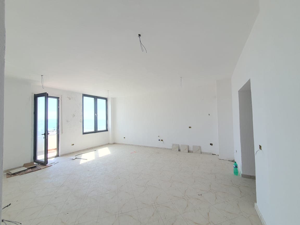 SHITET APARTAMENT 2+1 ME PAMJE DETI,VOLLGA,DURRES. 3
