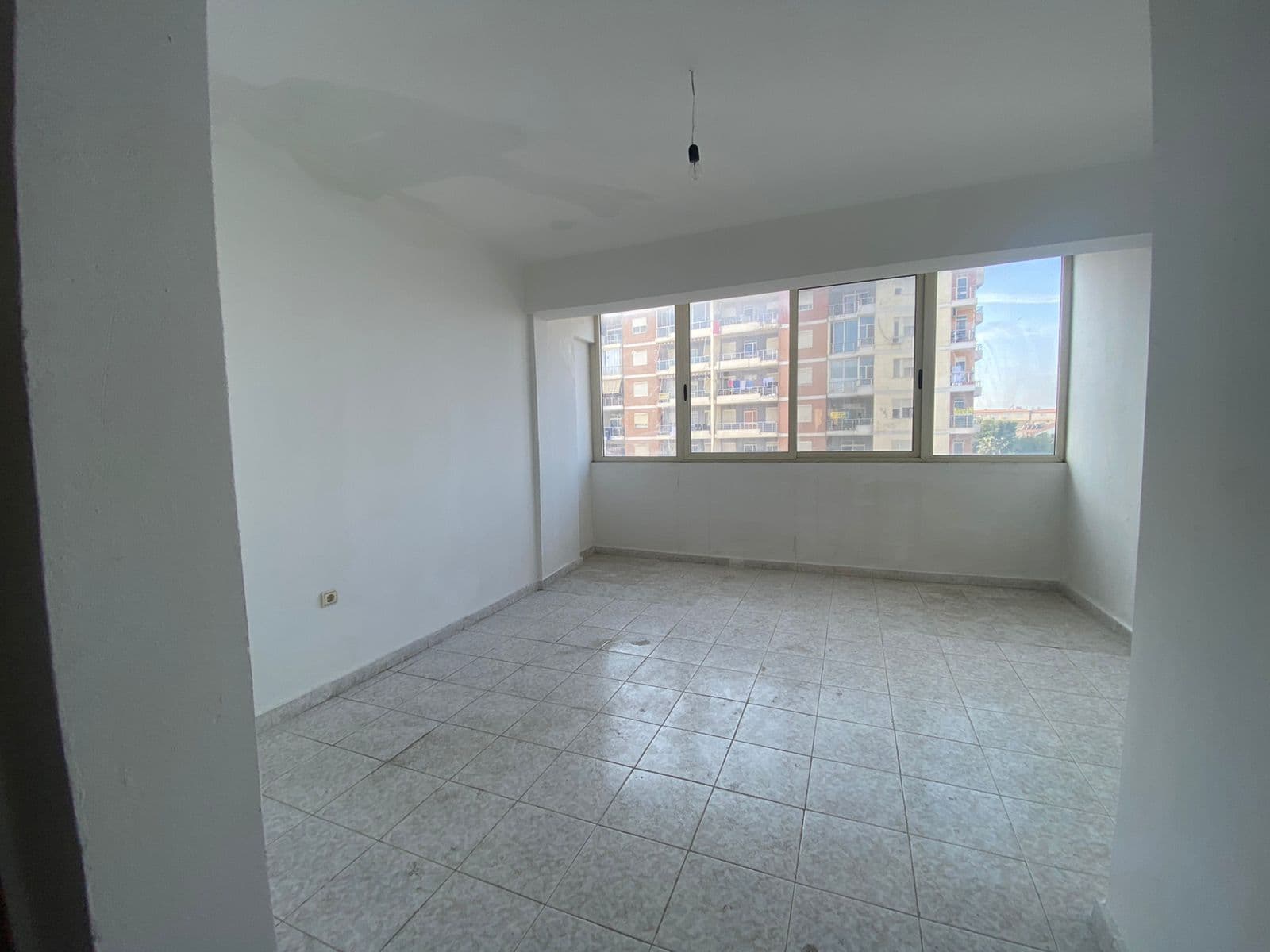 SHITET APARTAMENT 1+1 PRANE SHKOLLES BAJRAM CURRI.PLAZH,DURRES.