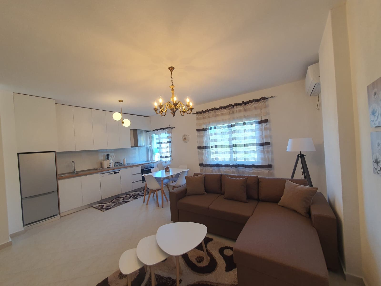 JEPET ME QERA APARTAMENT 1+1 PRANE SHKOLLES ITALIANE, VOLLGA,DURRES.