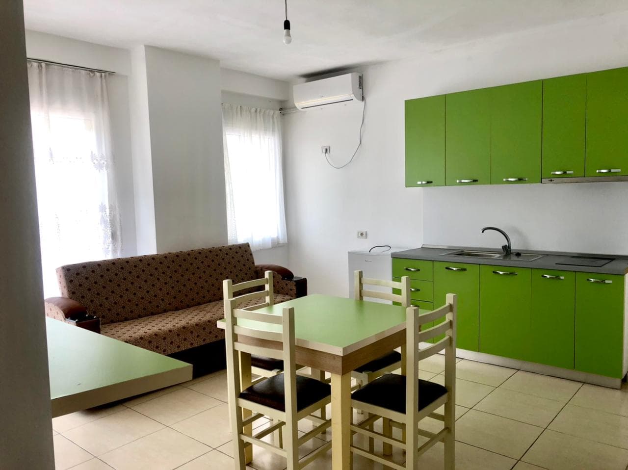SHITET APARTAMENT 1+1 PRANE SHKEMBIT TE KAVAJES, DURRES. 2