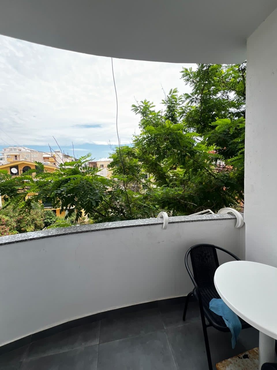 JEPET ME QERA APARTAMENT 1+1 PRANE PAMPAS, GOLEM 2