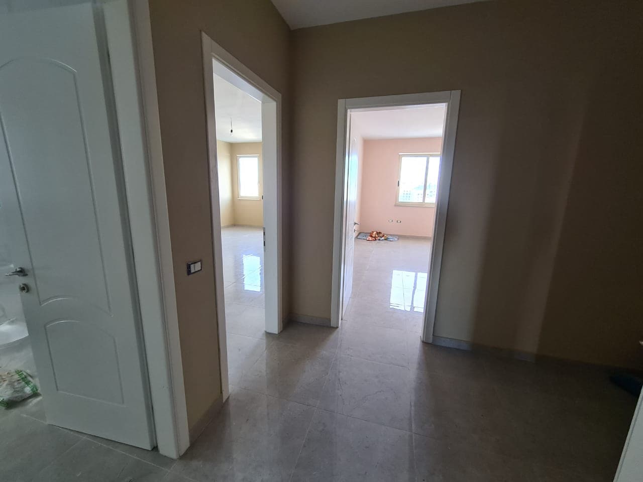 SHITET APARTAMENT 1+1 PERBALLE BIG MARKET PLAZH, DURRES. 4
