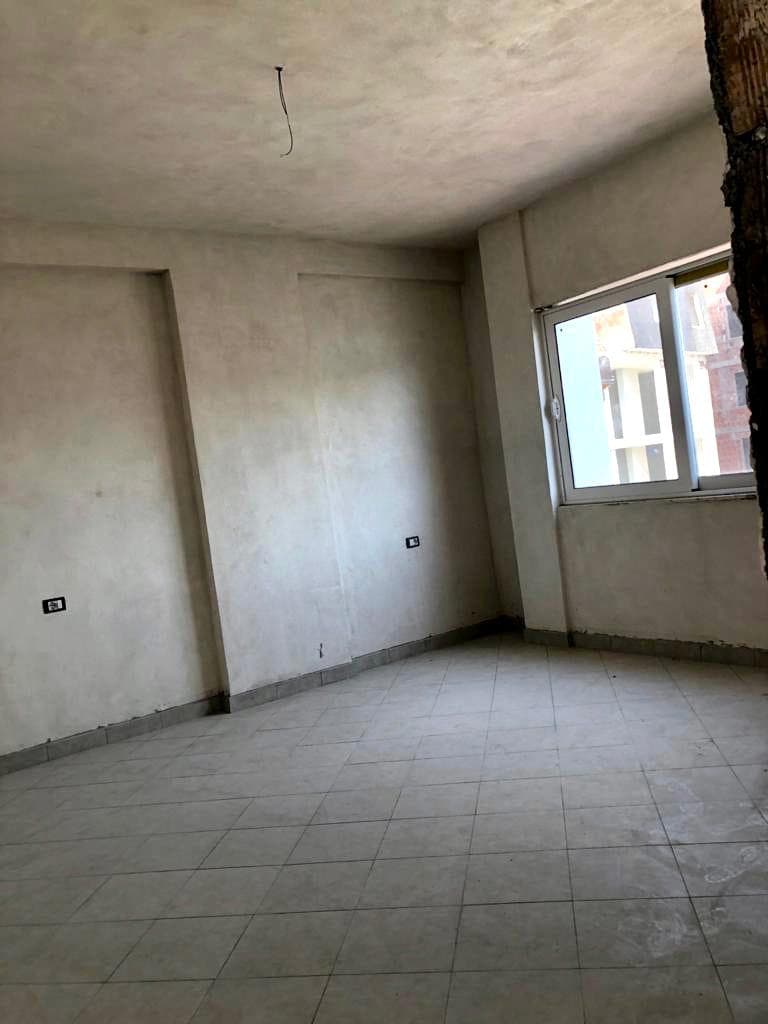SHITET SUPER APARTAMENT 1+1 , PRANE VILES SE ZOGUT, MBRAPA SHKOLLES GREKE, DURRES. 3