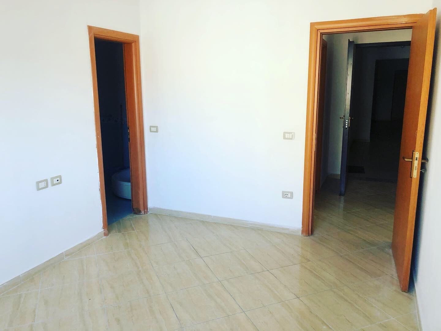 SHITET APARTAMENT 2+1 TE ISHRAJONI I POLICISE,DURRES! 4